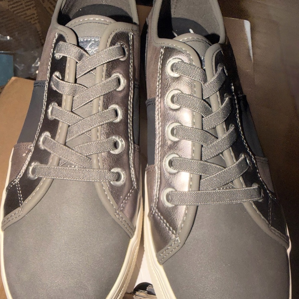 Blowfish Men's Gray,Black & Metallic Low-Top Sneakers